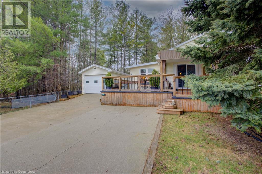 18 Maple, Mount Forest, Ontario  N0G 2L0 - Photo 3 - 40719954