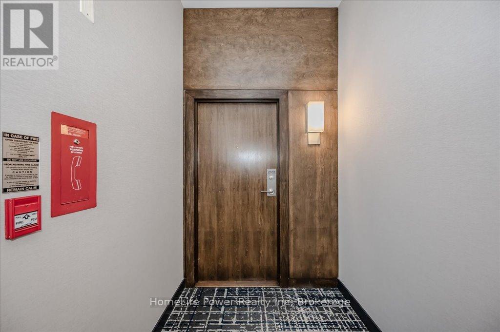 2102 - 1 Hurontario Street, Mississauga, Ontario  L5G 0A3 - Photo 7 - W12096650