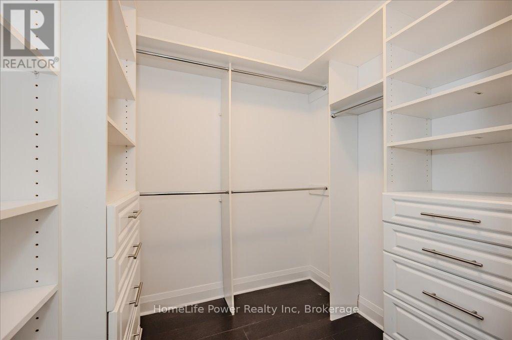 2001 - 1 Hurontario Street, Mississauga, Ontario  L5G 0A3 - Photo 25 - W12096658