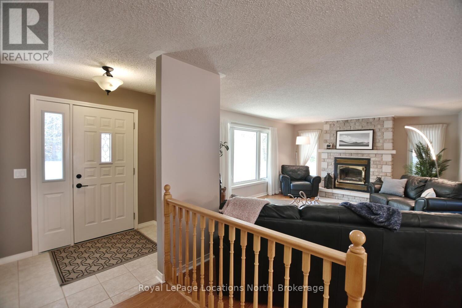 168 Queen's Bush Drive, Meaford, Ontario  N0H 1B0 - Photo 3 - X12097056