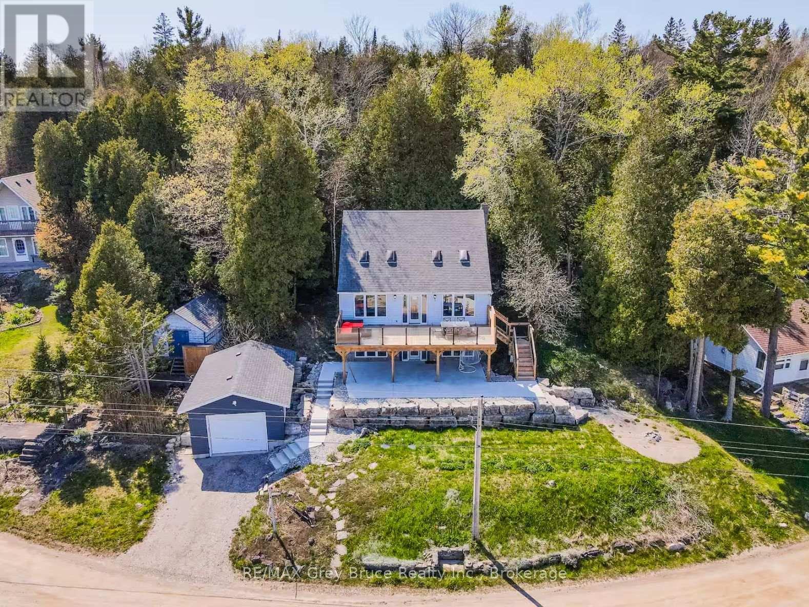 101 North Shore Road, Northern Bruce Peninsula, Ontario  N0H 1W0 - Photo 3 - X12097078