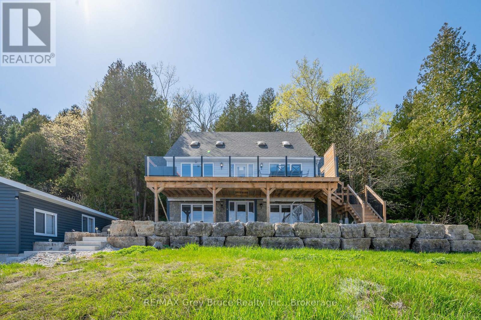 101 North Shore Road, Northern Bruce Peninsula, Ontario  N0H 1W0 - Photo 5 - X12097078