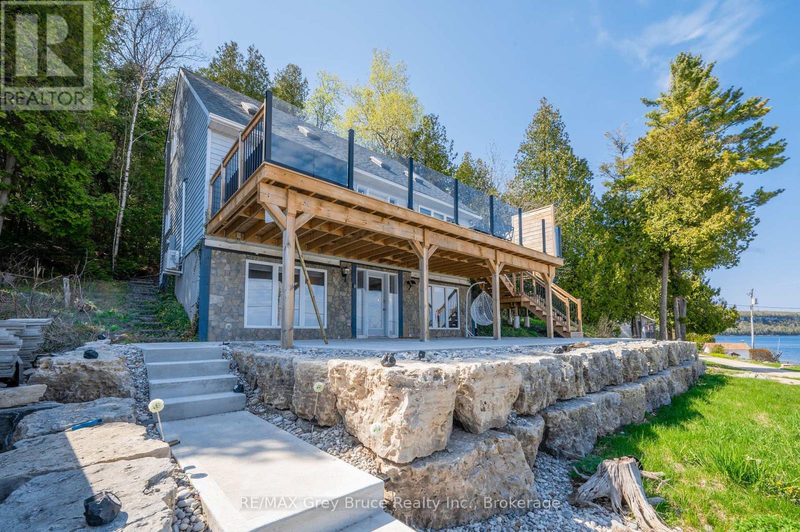 101 North Shore Road, Northern Bruce Peninsula, Ontario  N0H 1W0 - Photo 7 - X12097078