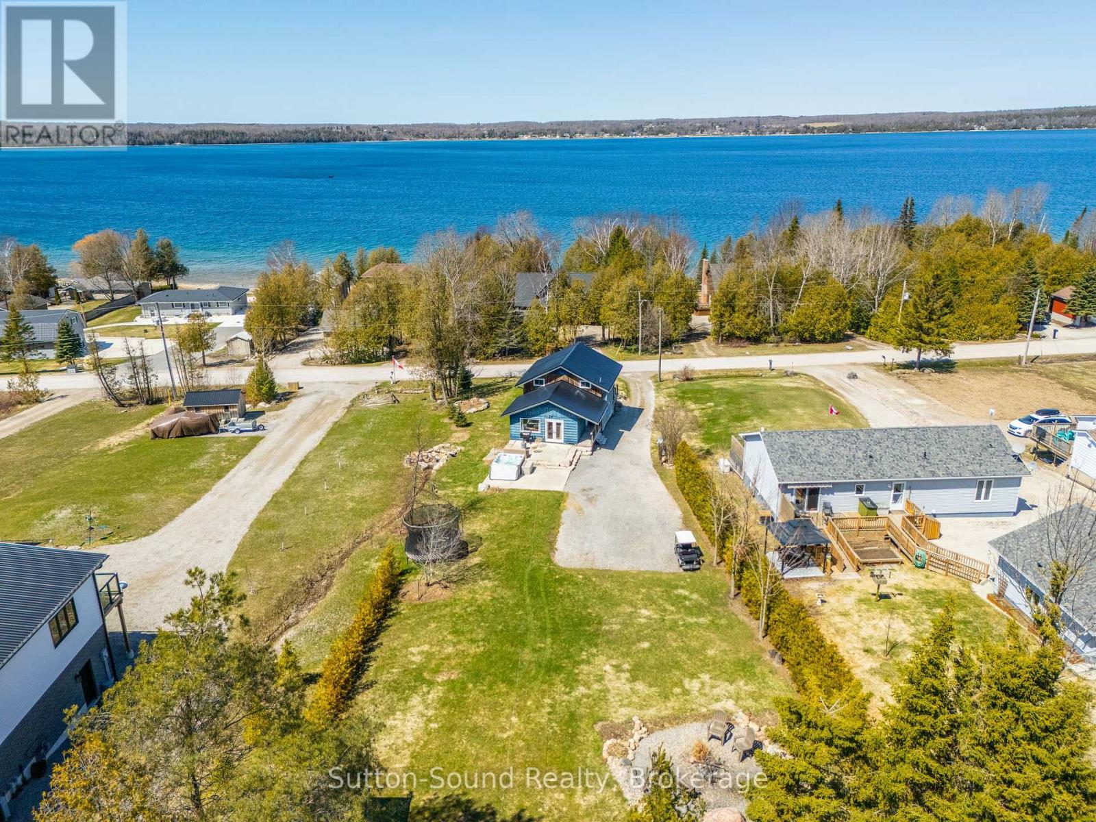 146 Sunset Boulevard, Georgian Bluffs, Ontario  N0H 2T0 - Photo 32 - X12097464