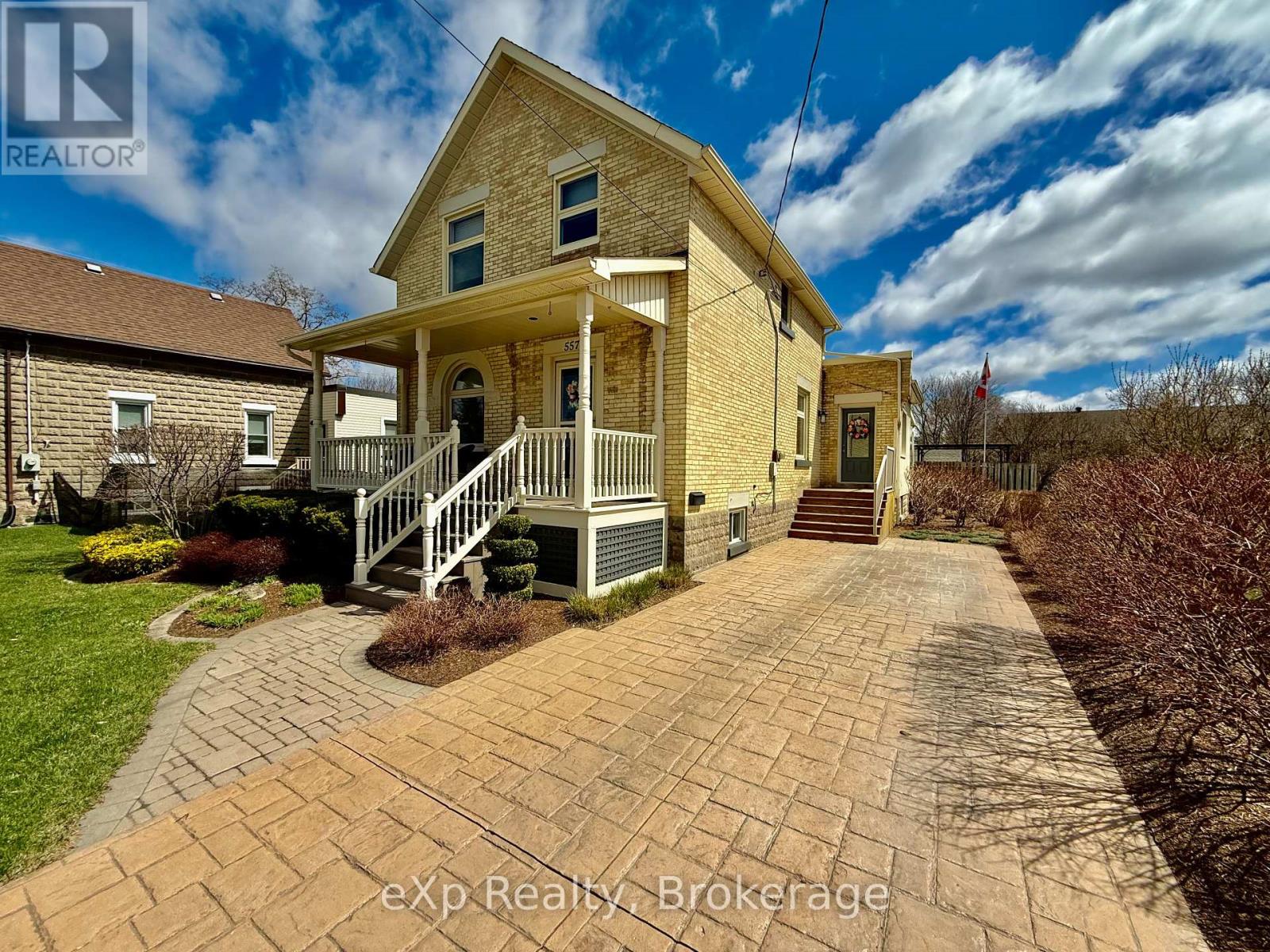 557 12th Avenue, Hanover, Ontario  N4N 2V4 - Photo 2 - X12097524