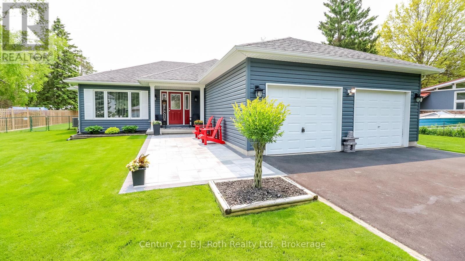3031 Second Street, Severn, Ontario  L3V 7A8 - Photo 1 - S12097628