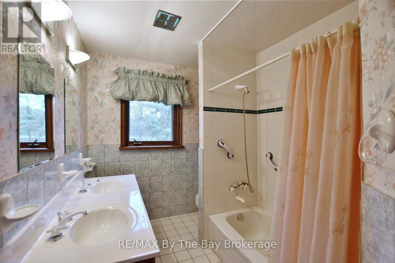 23 Kelley Crescent, Wasaga Beach, Ontario  L9Z 1J3 - Photo 18 - S12097789