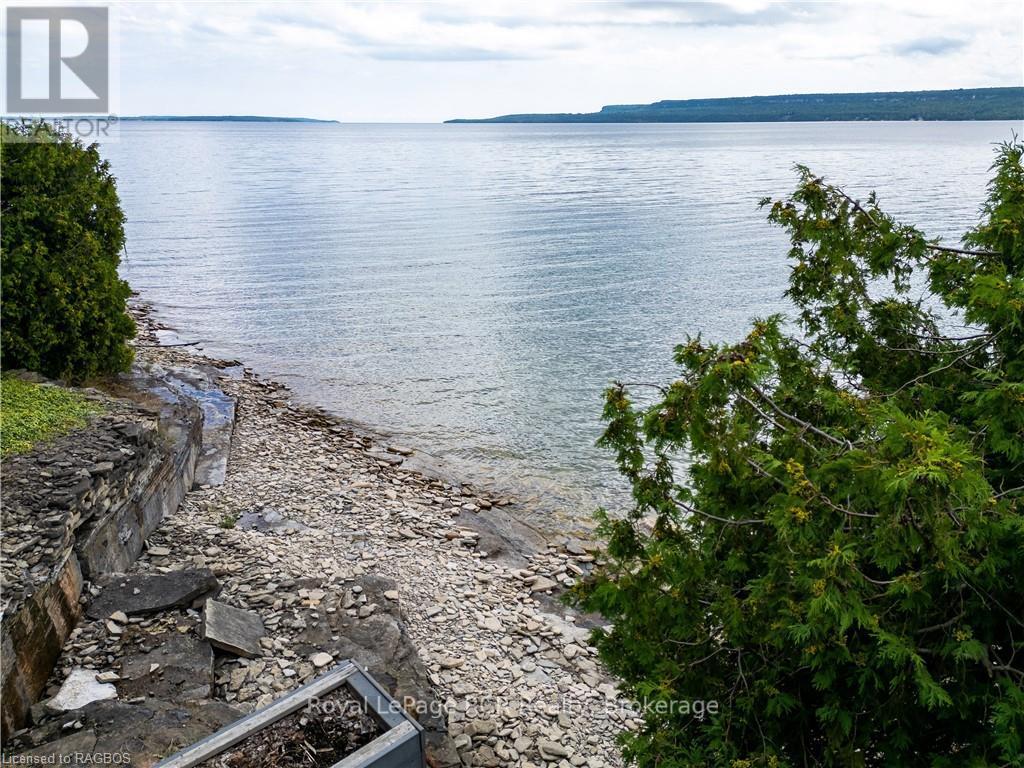 2 1st Avenue, South Bruce Peninsula, Ontario  N0H 2T0 - Photo 35 - X12097845