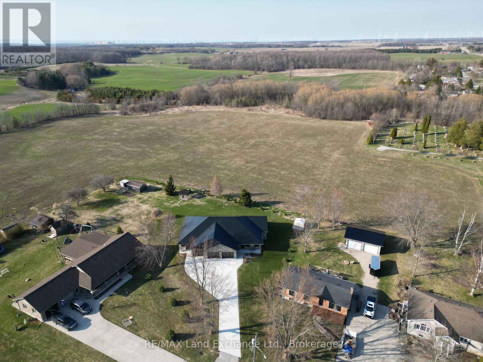 1 Cameron Street, Kincardine, Ontario  N0G 2T0 - Photo 2 - X12097875