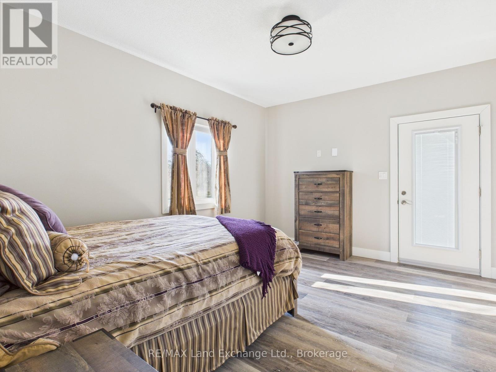 1 Cameron Street, Kincardine, Ontario  N0G 2T0 - Photo 23 - X12097875