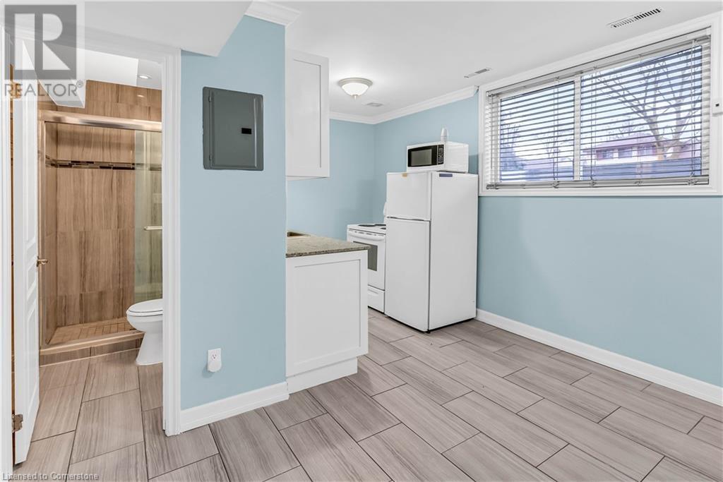 31 Southdale Avenue Unit# 1, Kitchener, Ontario  N2M 3V4 - Photo 13 - 40711962