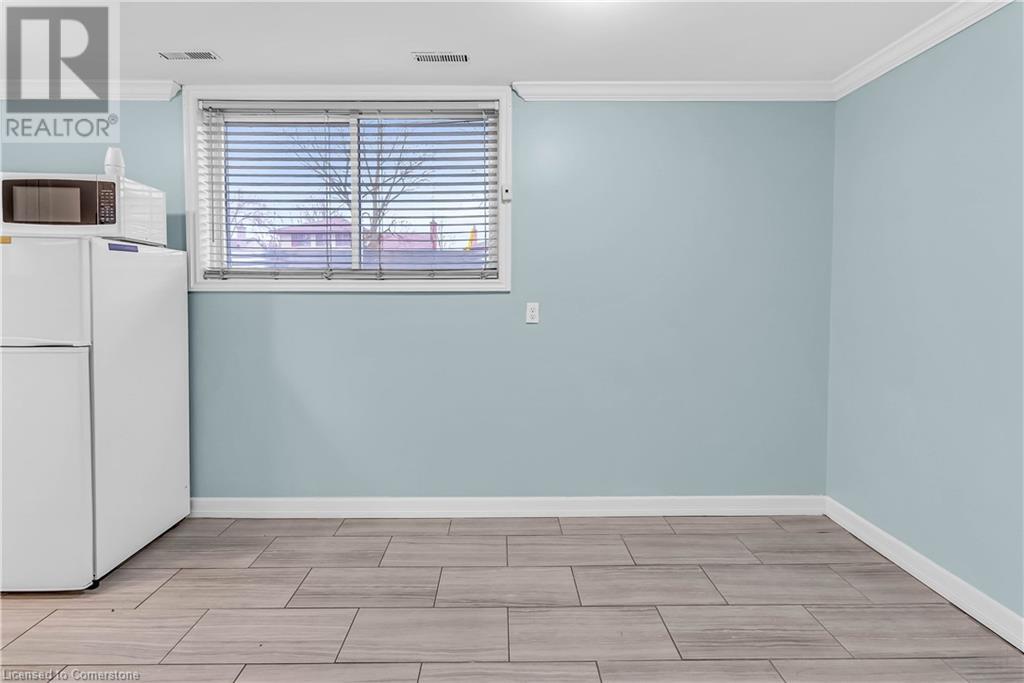 31 Southdale Avenue Unit# 1, Kitchener, Ontario  N2M 3V4 - Photo 14 - 40711962