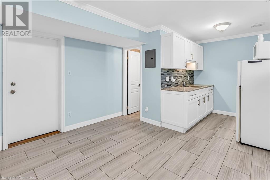 31 Southdale Avenue Unit# 1, Kitchener, Ontario  N2M 3V4 - Photo 5 - 40711962