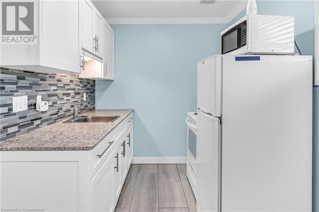 31 Southdale Avenue Unit# 1, Kitchener, Ontario  N2M 3V4 - Photo 7 - 40711962