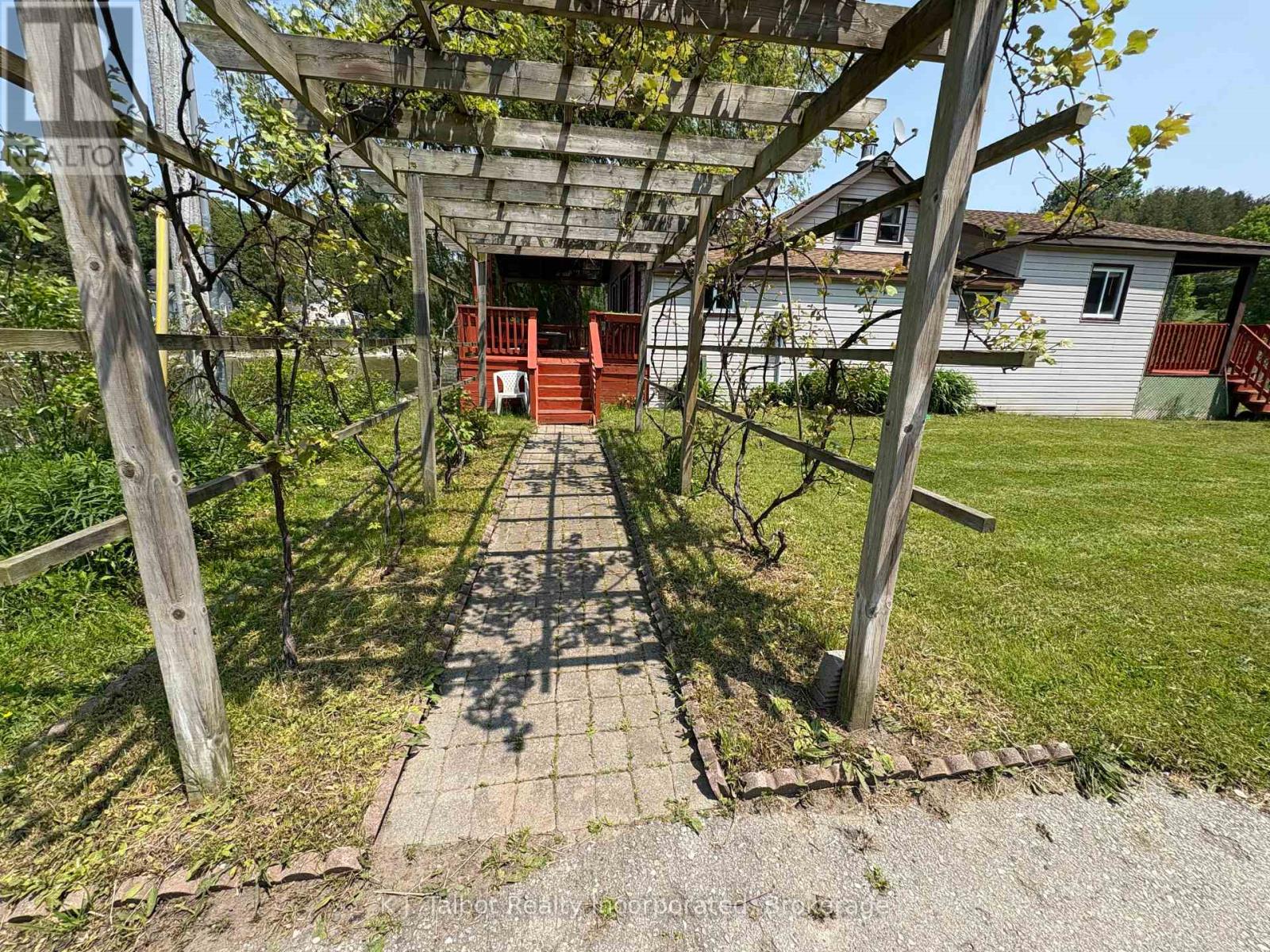 11 Apple Lane, Ashfield-Colborne-Wawanosh, Ontario  N7A 3X9 - Photo 2 - X12100912