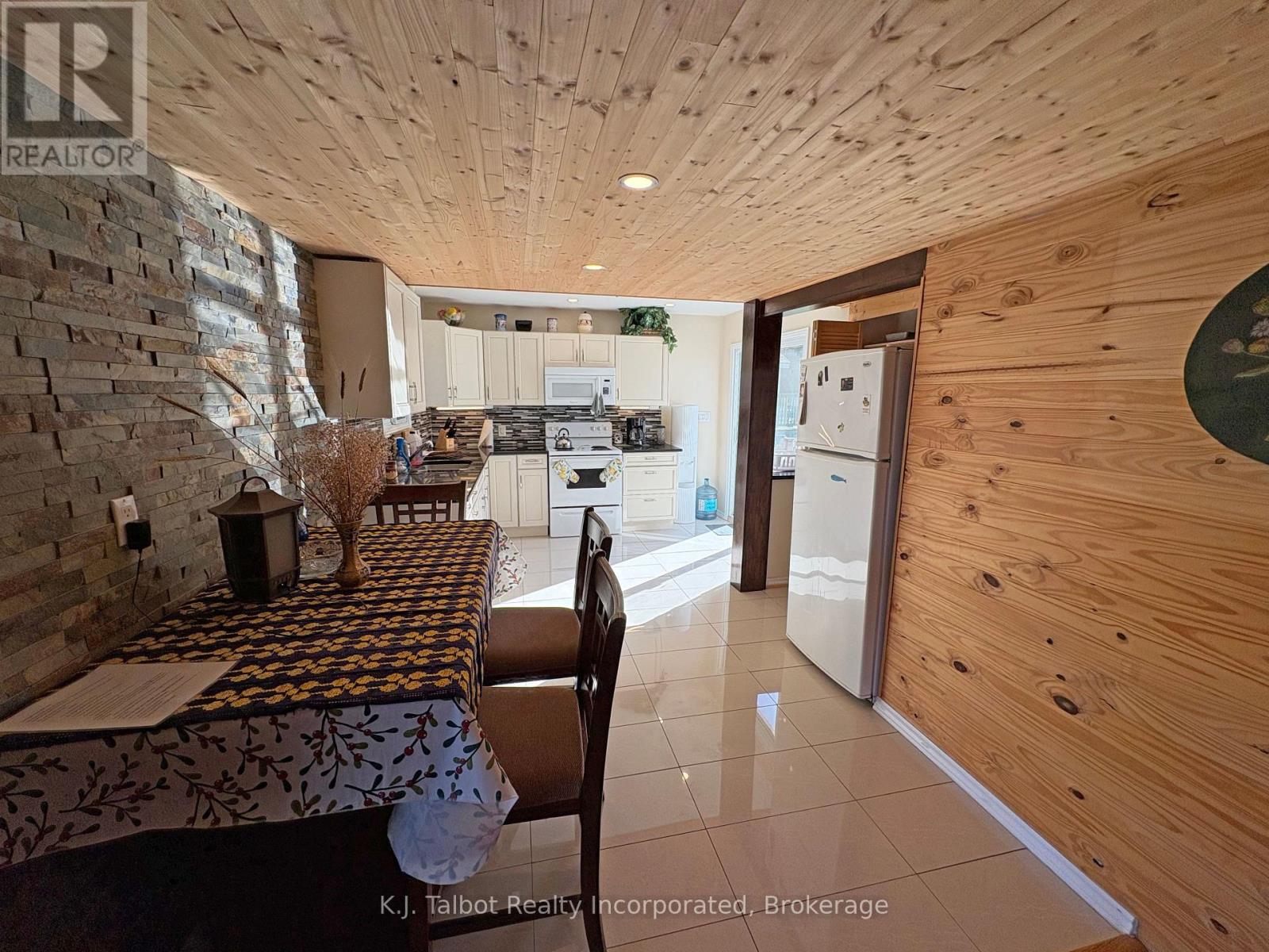 11 Apple Lane, Ashfield-Colborne-Wawanosh, Ontario  N7A 3X9 - Photo 23 - X12100912