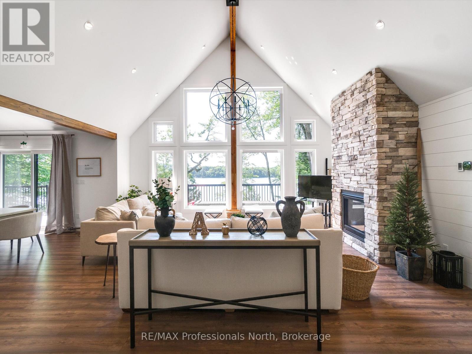 1073 WATSON ROAD, Lake of Bays, Ontario