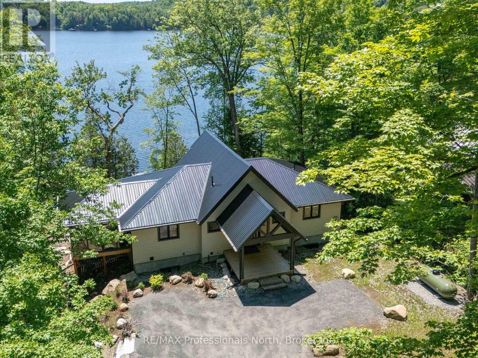 1073 Watson Road, Lake Of Bays, Ontario  P0B 0A3 - Photo 44 - X12101372