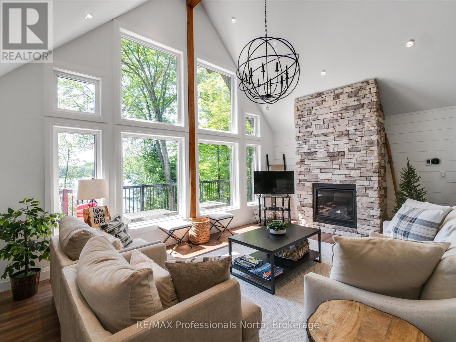 1073 Watson Road, Lake Of Bays, Ontario  P0B 0A3 - Photo 6 - X12101372