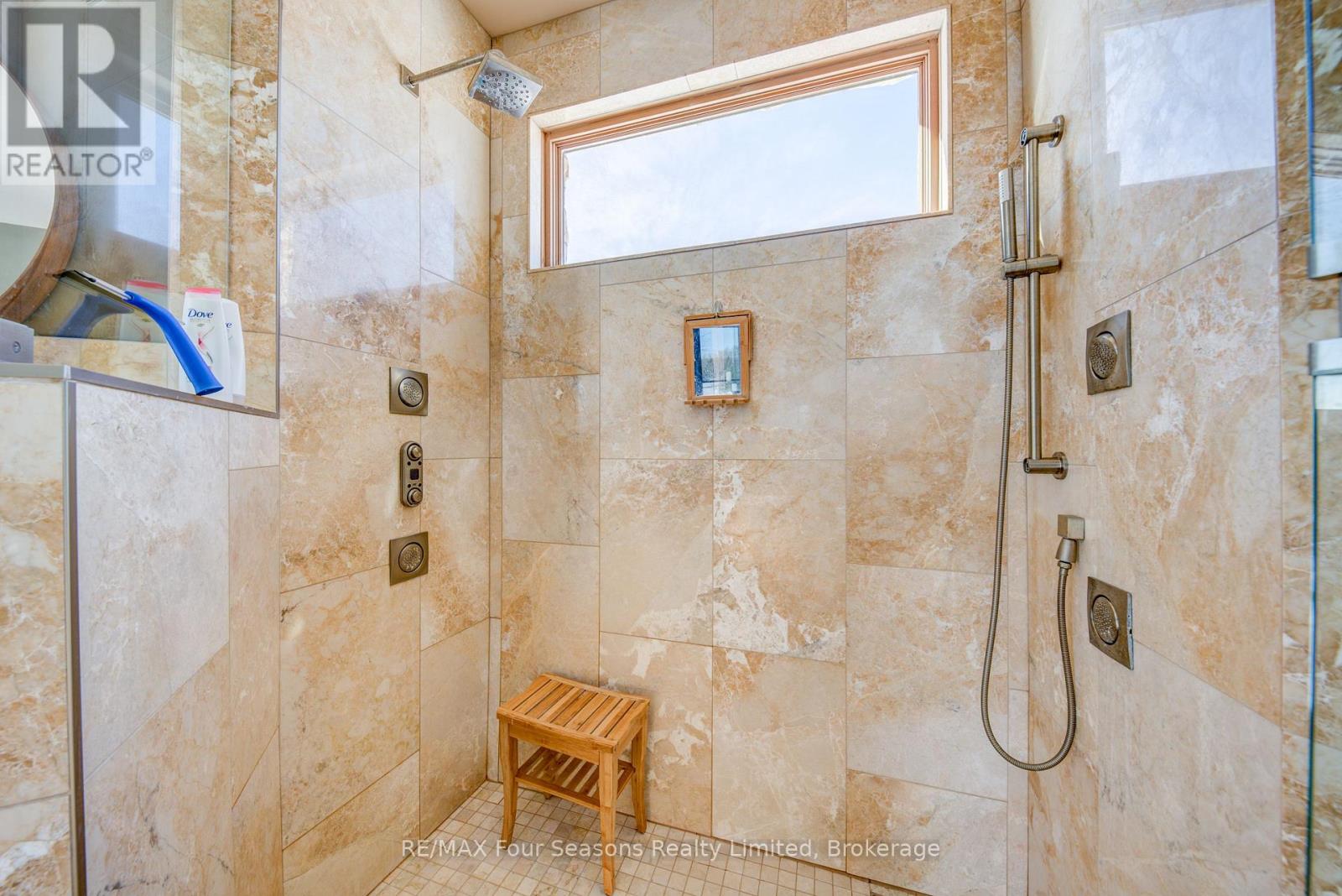 12 Windrose Valley Boulevard, Clearview, Ontario  L9Y 0K2 - Photo 22 - S12101506