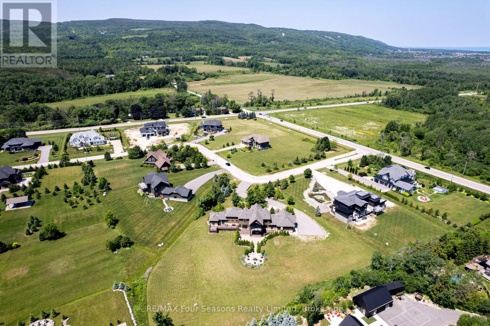 12 Windrose Valley Boulevard, Clearview, Ontario  L9Y 0K2 - Photo 48 - S12101506