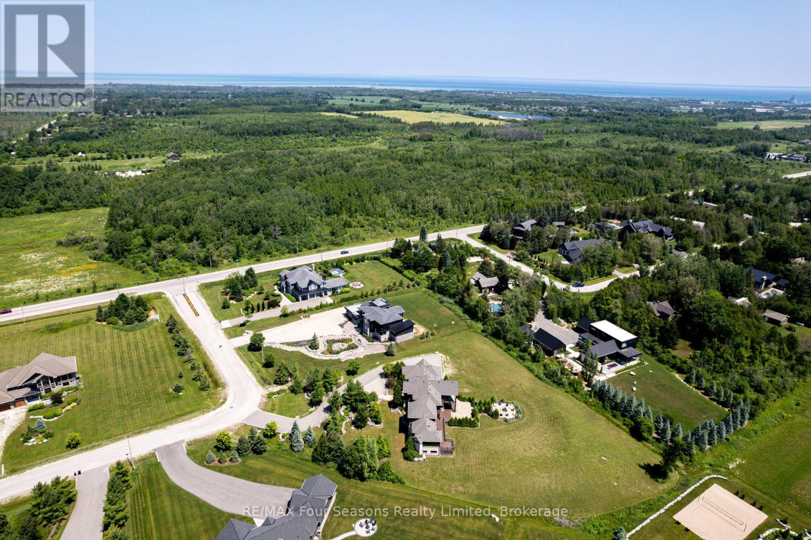 12 Windrose Valley Boulevard, Clearview, Ontario  L9Y 0K2 - Photo 49 - S12101506