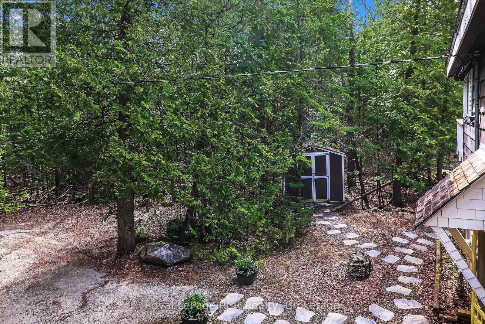 112 Cameron Street, Blue Mountains, Ontario  N0H 2P0 - Photo 30 - X12101669