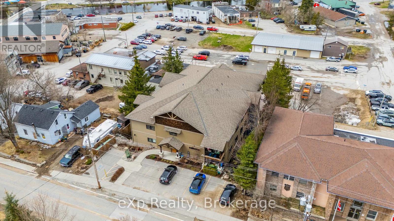 203 - 9 Newcastle Street, Minden Hills, Ontario  K0M 2K0 - Photo 11 - X12102275
