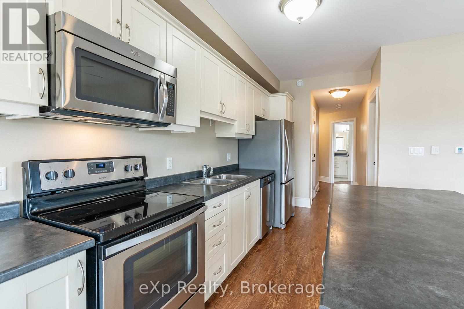 203 - 9 Newcastle Street, Minden Hills, Ontario  K0M 2K0 - Photo 17 - X12102275
