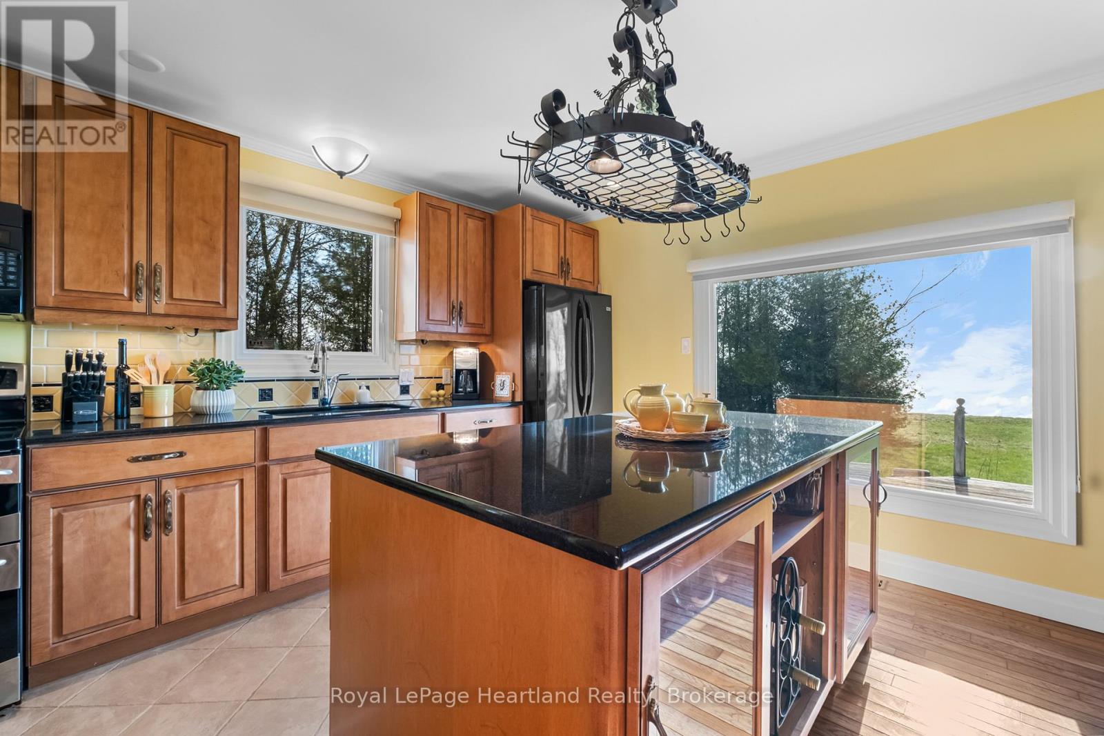 72959 Claudette Drive, Bluewater, Ontario  N0M 2T0 - Photo 15 - X12104301