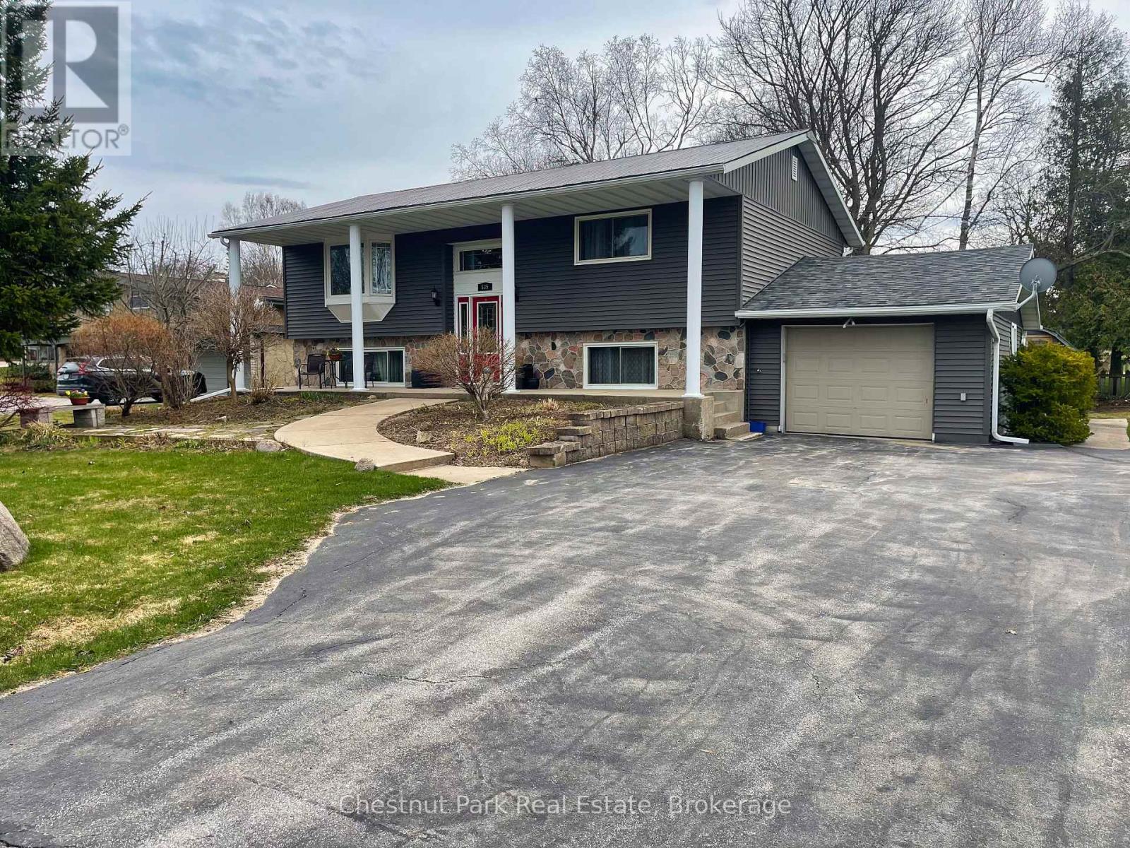 535 George Street, South Bruce Peninsula, Ontario  N0H 2T0 - Photo 2 - X12104362