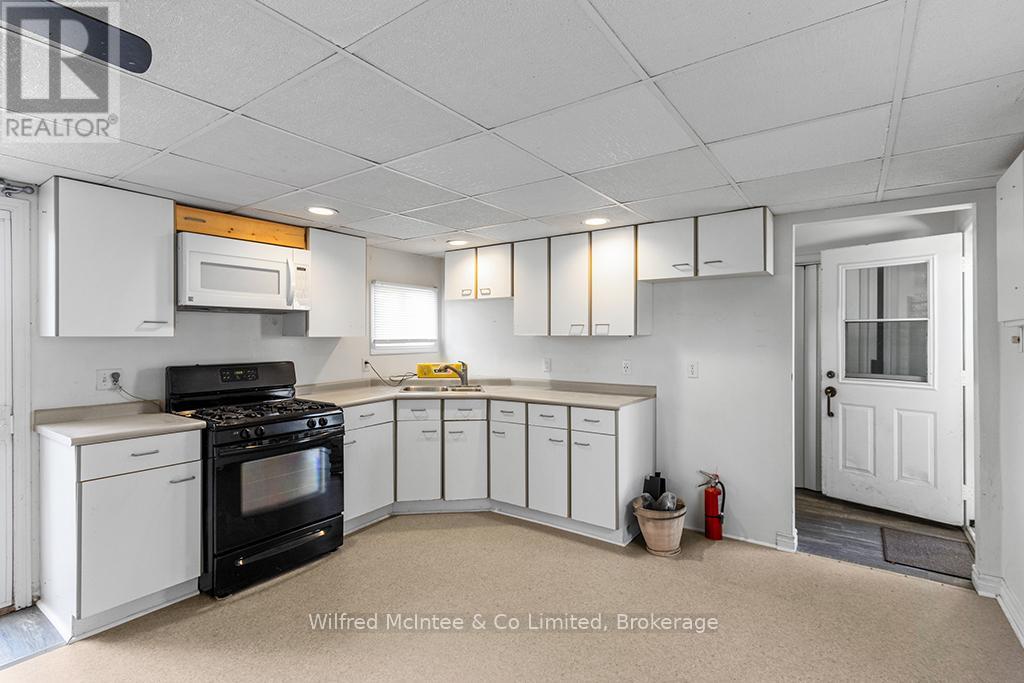 121 South Rankin Street, Saugeen Shores, Ontario  N0H 2L0 - Photo 17 - X12104873