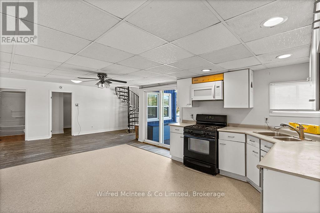 121 South Rankin Street, Saugeen Shores, Ontario  N0H 2L0 - Photo 18 - X12104873