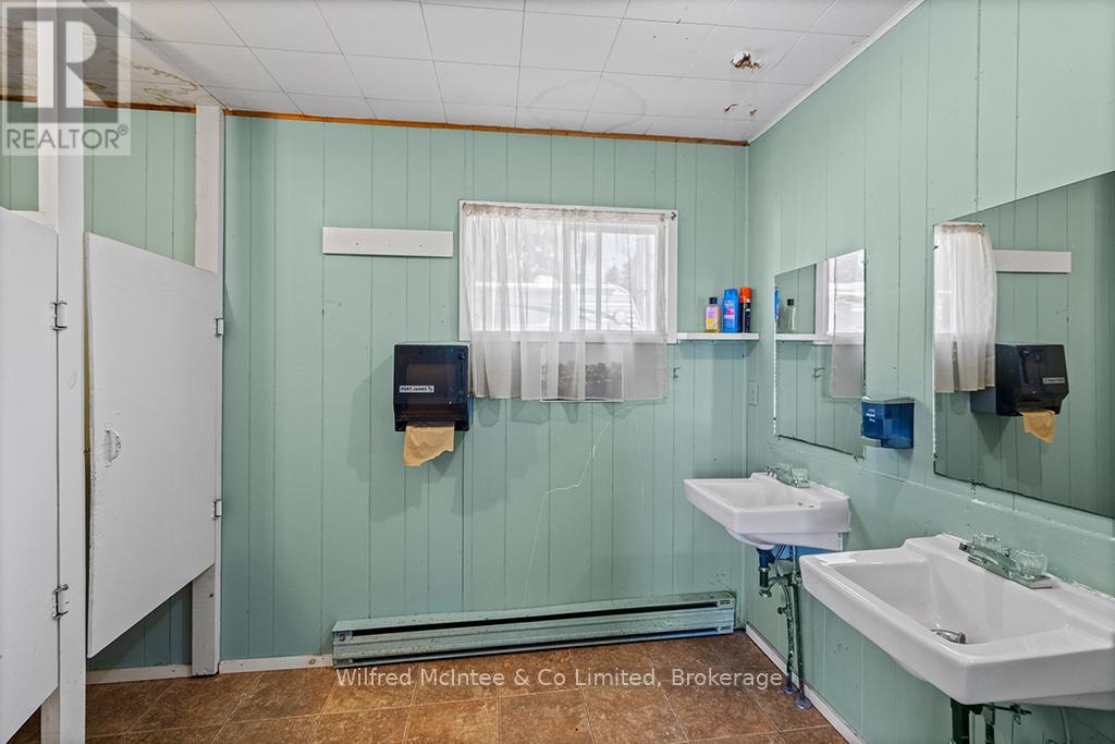 121 South Rankin Street, Saugeen Shores, Ontario  N0H 2L0 - Photo 33 - X12104873