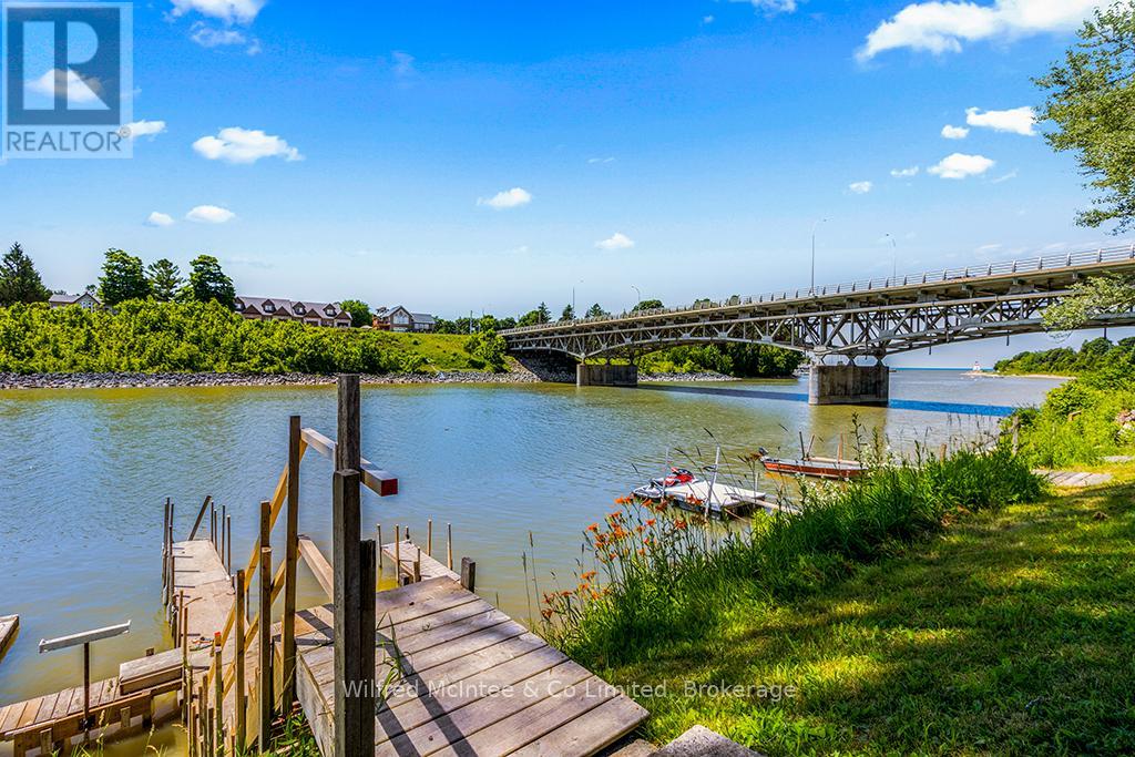 121 South Rankin Street, Saugeen Shores, Ontario  N0H 2L0 - Photo 36 - X12104873