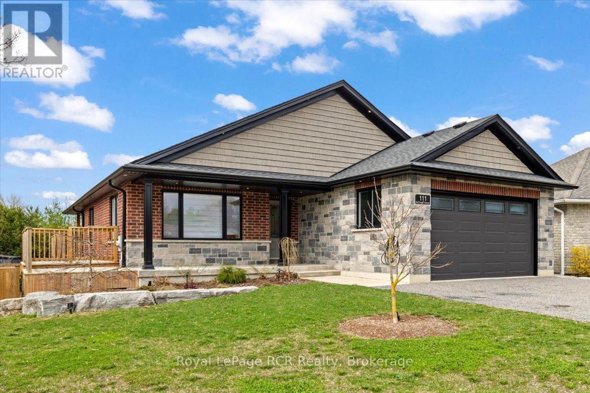 111 Macdonald Crescent, West Grey, Ontario  N0G 1R0 - Photo 4 - X12107166