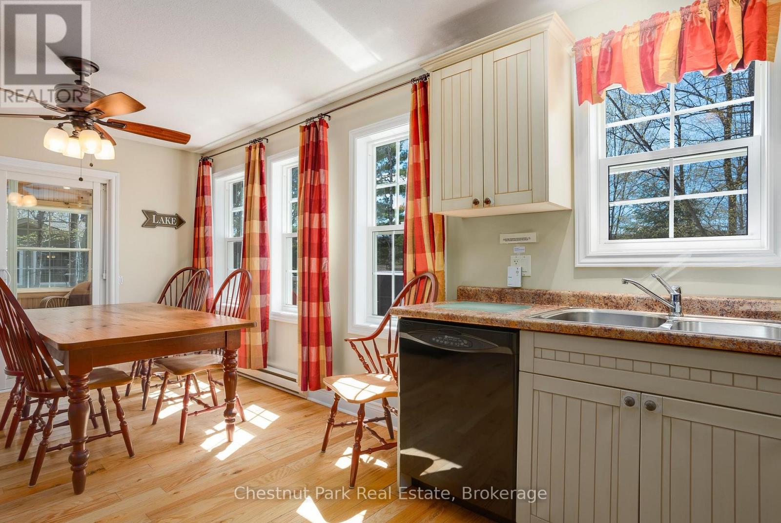 116-1 - 1052 Rat Bay Road, Lake Of Bays, Ontario  P1H 2J6 - Photo 10 - X12107211