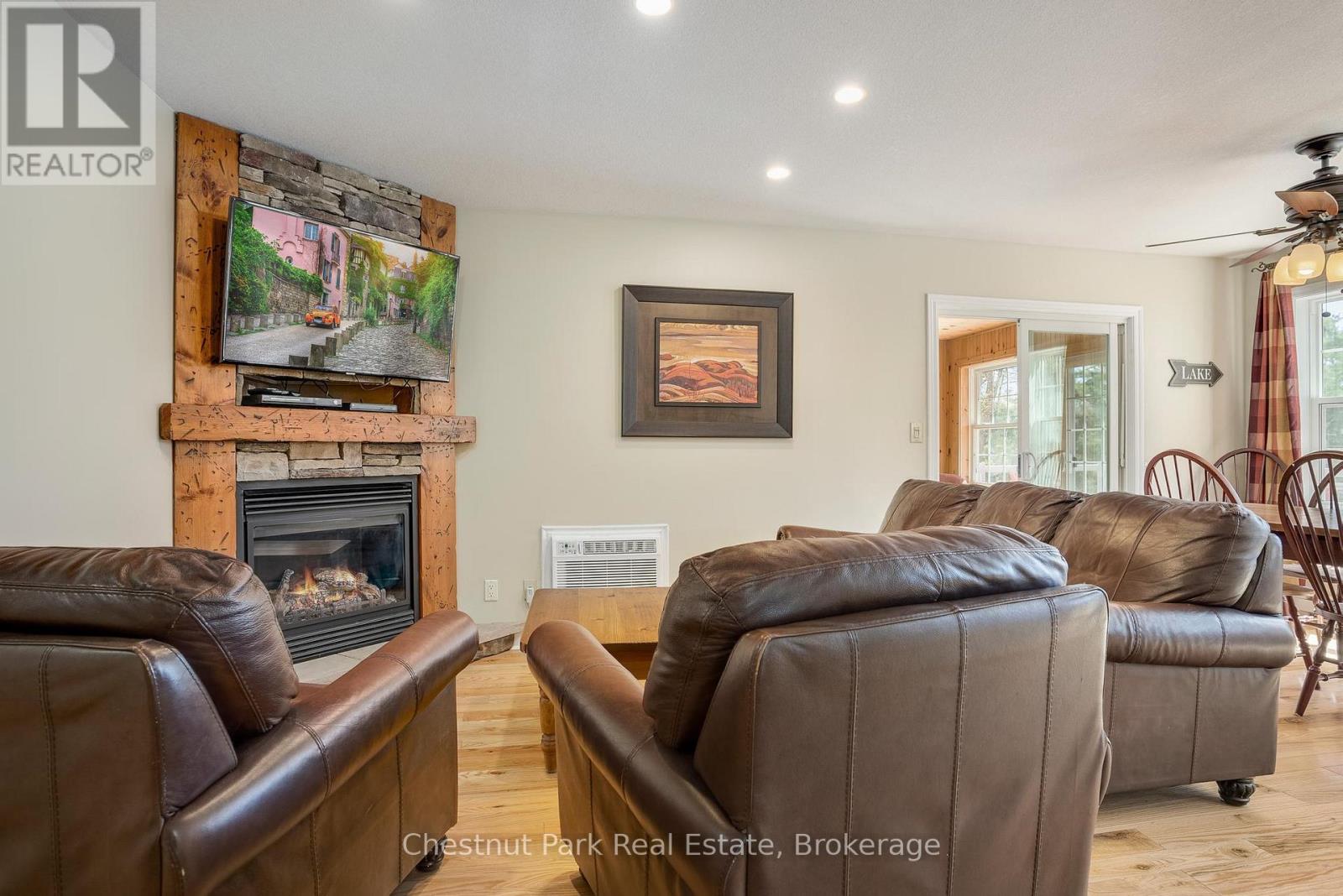 116-1 - 1052 Rat Bay Road, Lake Of Bays, Ontario  P1H 2J6 - Photo 3 - X12107211