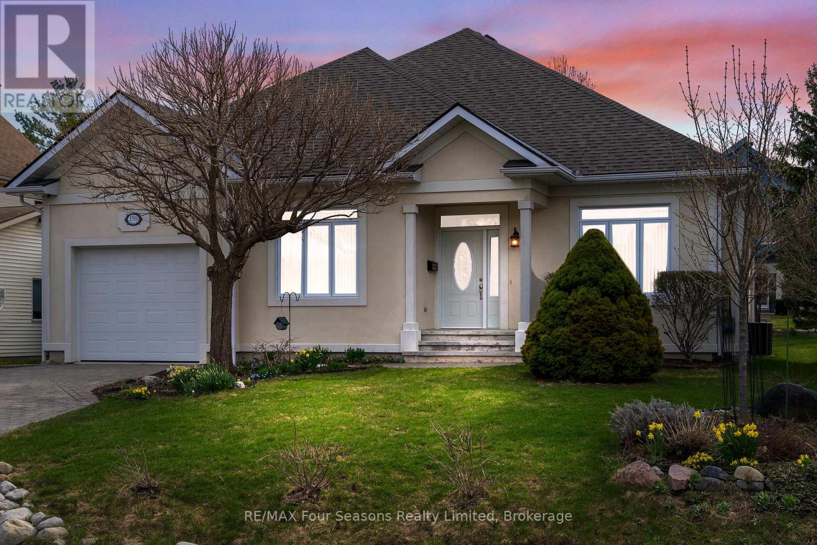 150 BROOKER BOULEVARD, Blue Mountains, Ontario