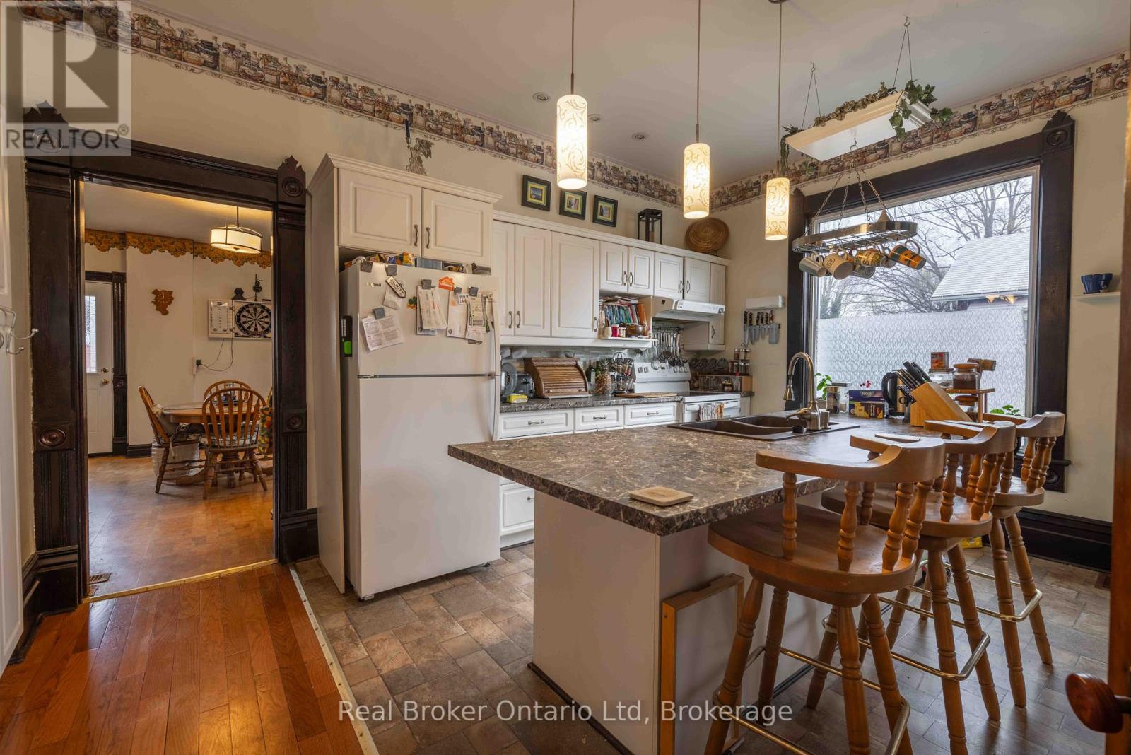 295 Livingstone Avenue N, North Perth, Ontario  N4W 1P8 - Photo 10 - X12107490
