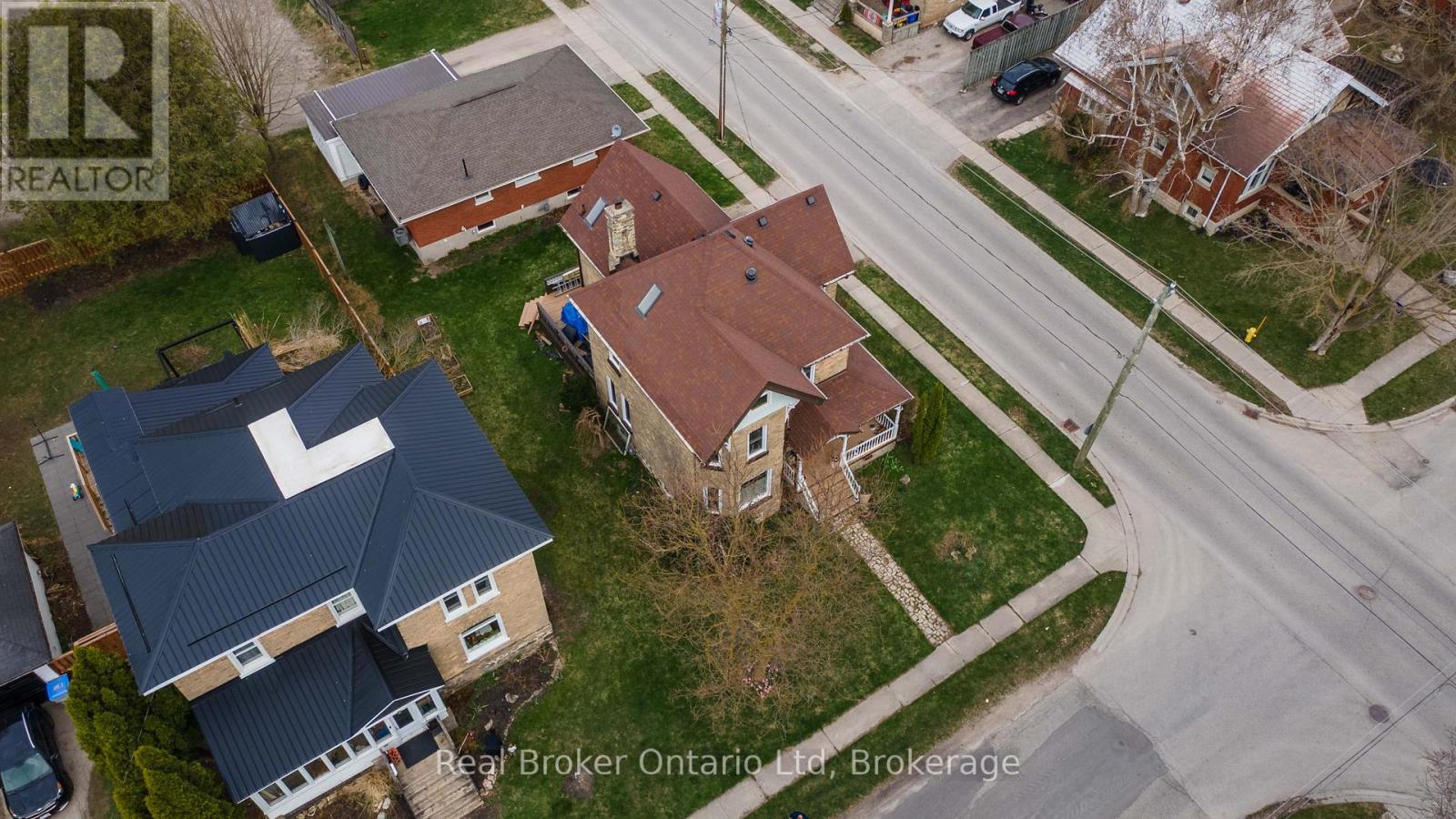 295 Livingstone Avenue N, North Perth, Ontario  N4W 1P8 - Photo 27 - X12107490