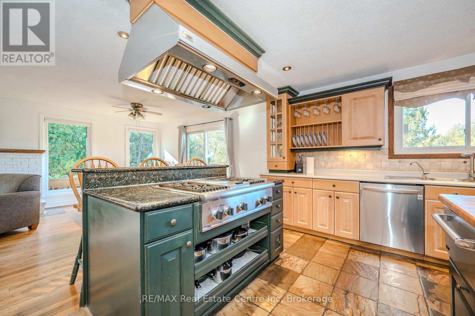 4891 Wellington Road 29 Road, Guelph/eramosa, Ontario  N1H 6H8 - Photo 13 - X12108063