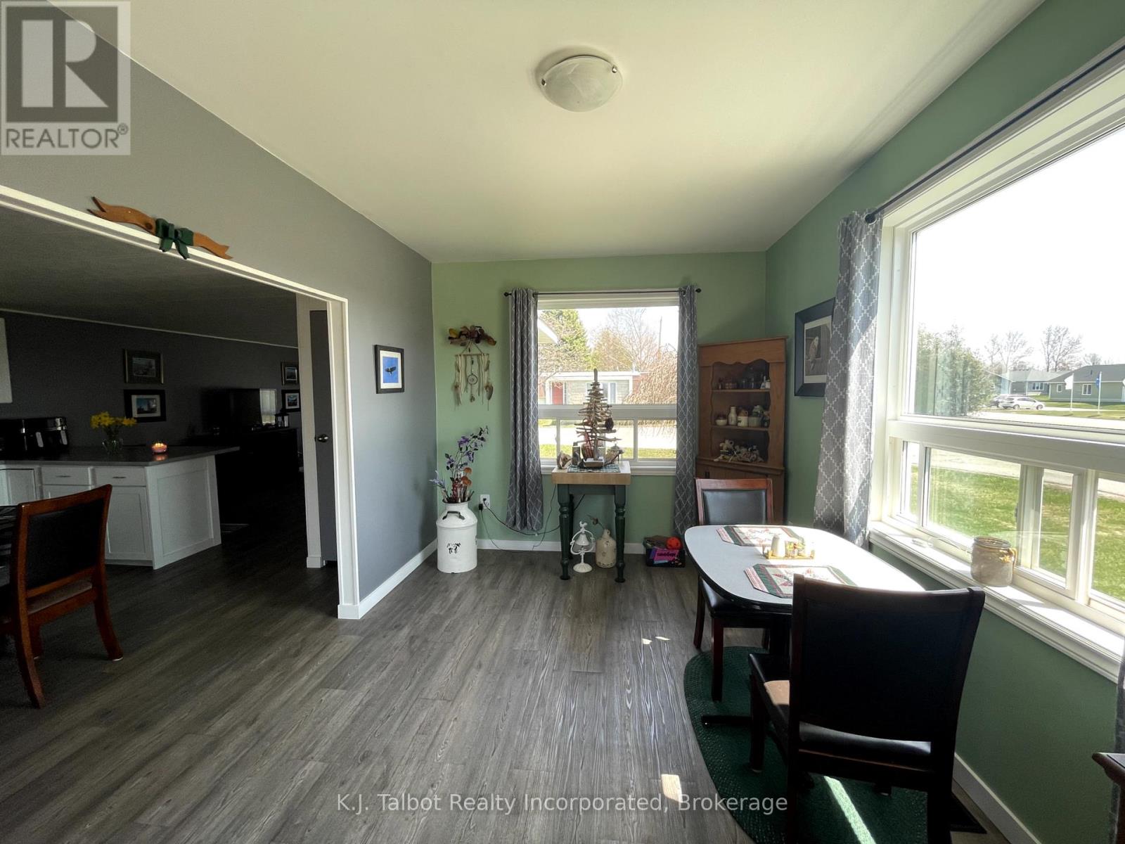 27 Cranberry Drive, Ashfield-Colborne-Wawanosh, Ontario  N7A 3Y3 - Photo 12 - X12108323