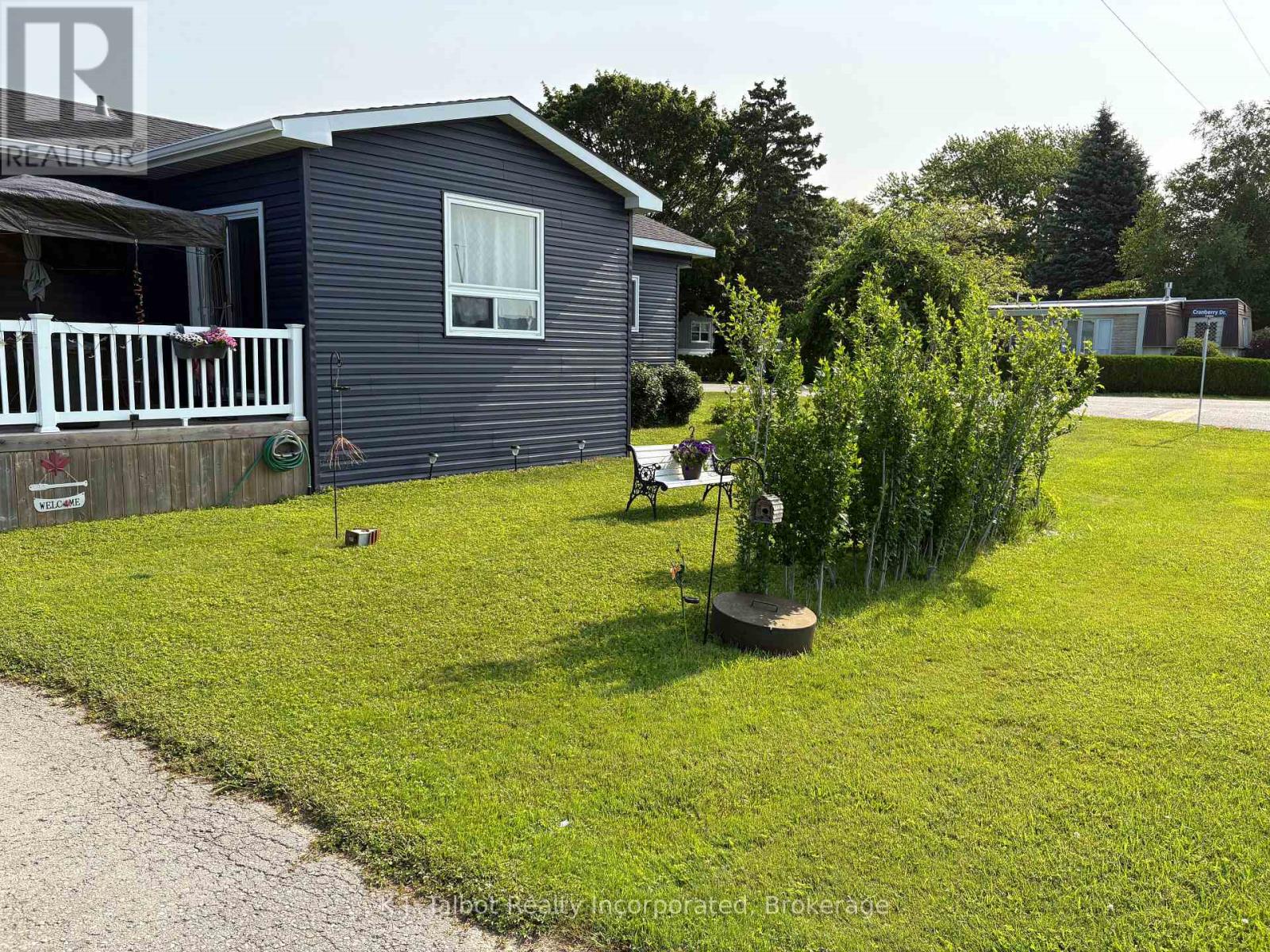 27 Cranberry Drive, Ashfield-Colborne-Wawanosh, Ontario  N7A 3Y3 - Photo 8 - X12108323