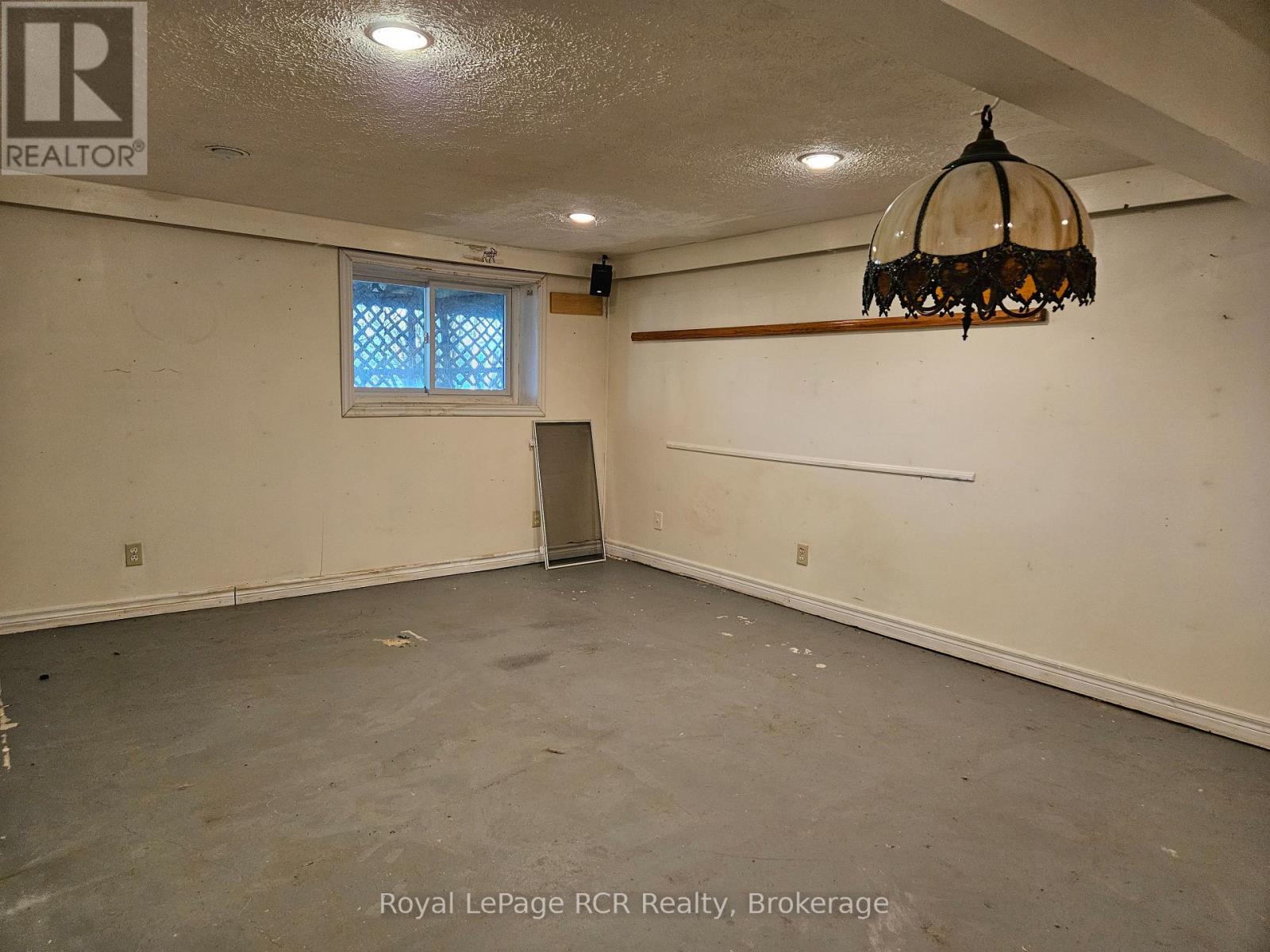 127 Kirk Street, Georgian Bluffs, Ontario  N4K 0G2 - Photo 16 - X12110467