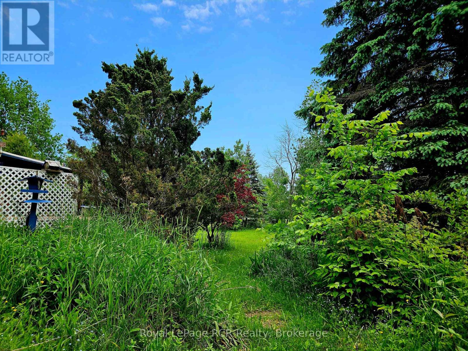 127 Kirk Street, Georgian Bluffs, Ontario  N4K 0G2 - Photo 2 - X12110467