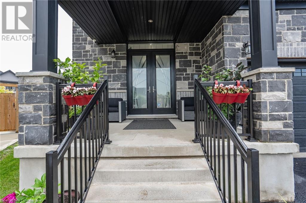 920 River Ridge Court, Kitchener, Ontario  N2A 0H2 - Photo 3 - 40722592