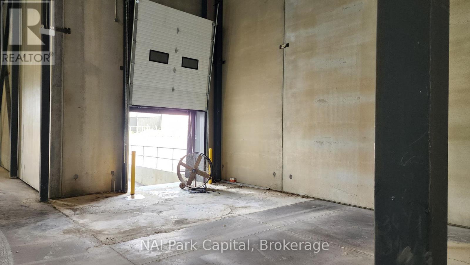 45 Goddard Crescent, Cambridge, Ontario  N3E 0B1 - Photo 4 - X12112309