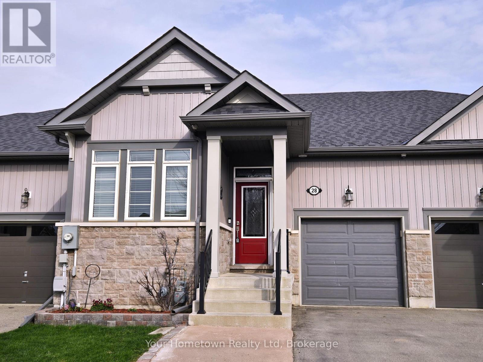 28 Middleton Avenue, Centre Wellington, Ontario  N1M 0G2 - Photo 1 - X12114125