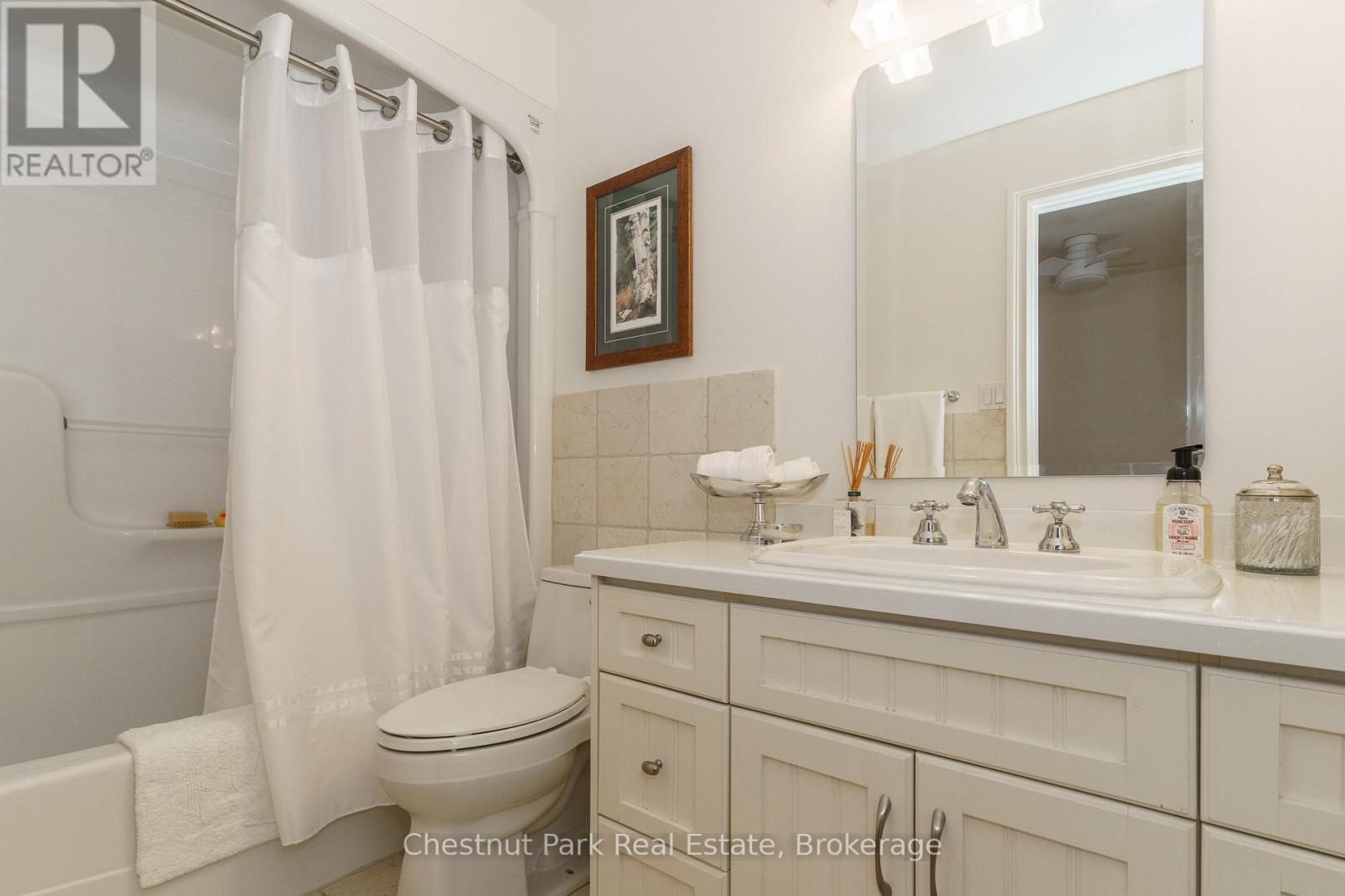 48 Estate Drive, Muskoka Lakes, Ontario  P0B 1J0 - Photo 21 - X12114536